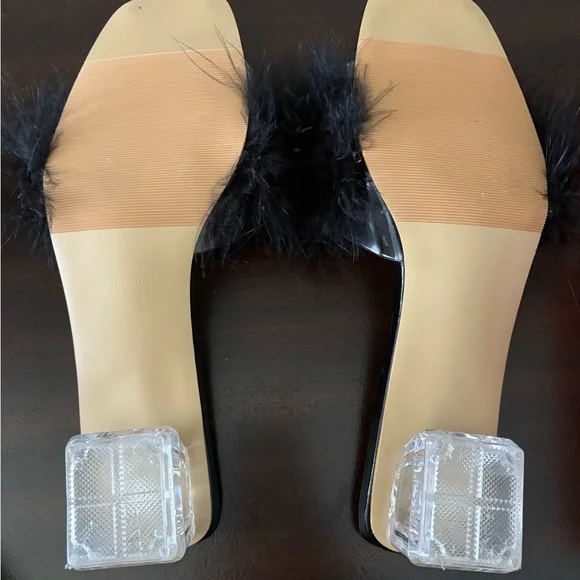 Brand new in box fuzzy low heel sandal - Picture 5 of 6